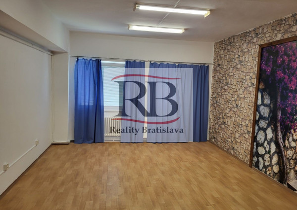 Kancelárie v tesnej blízkosti kúpaliska Matadorka, Údernícka-Petržalka