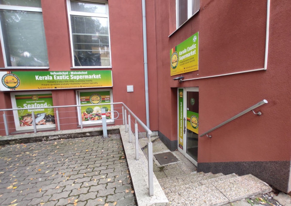 Obchodný priestor vhodný aj na kaviareň na PREDAJ, Záhradnícka – RUŽINOV, BA2