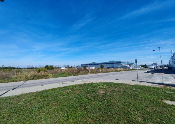 Na predaj pozemok – Kasárenská ulica, Šamorín