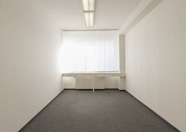 Na prenájom - Kancelársky priestor 36m2, ul. Bárdošova, Bratislava III