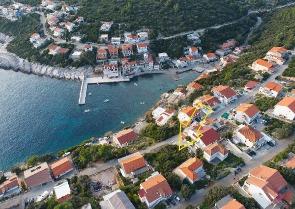 Exkluzívny pozemok s výhľadom na more a projektom v cene – Zavalatica, Korčula