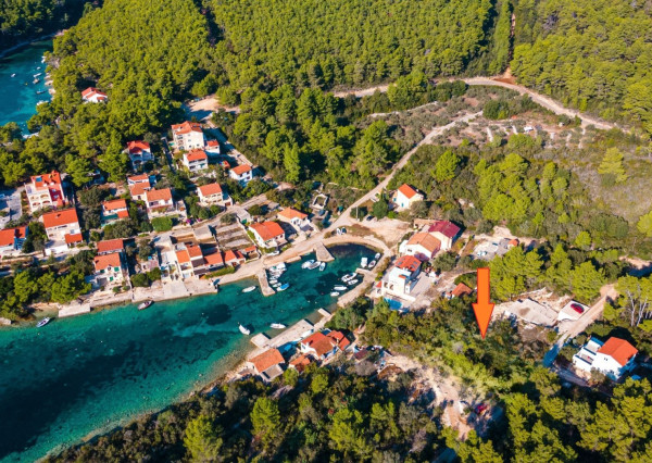 Kúsok raja na predaj – pozemok v srdci Dalmácie