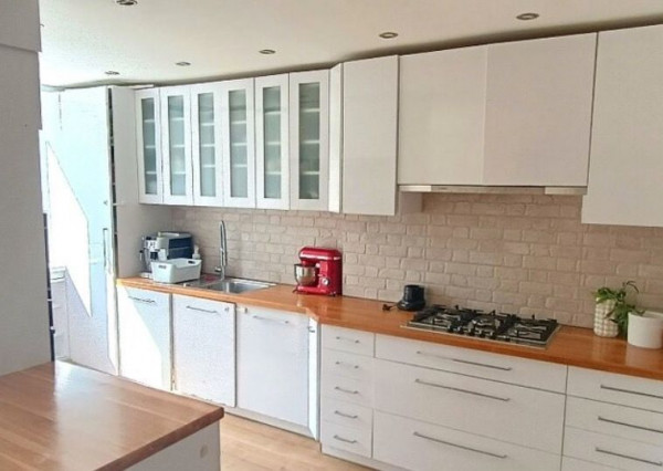 Na predaj elegantný a priestranný 3-izbový byt s dvomi balkónmi TOP
