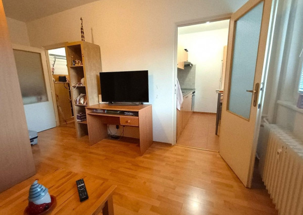 Na predaj 1 izbový byt s veľkou loggiou v Bratislave mestská časť Dúbravka TOP