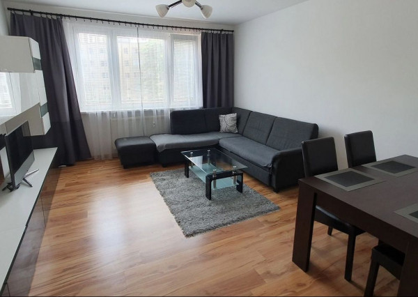 3-izbový byt s nepriechodnými izbami a lodžiou – Furdekova, Petržalka