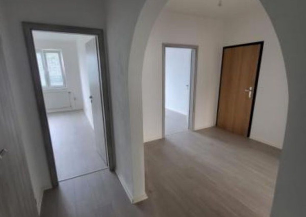 Zrekonštruovaný 3-izbový byt s lodžiou na predaj – Petržalka, Bzovícka ulica