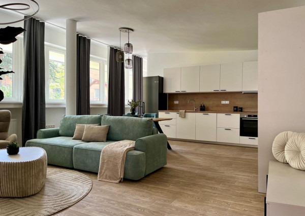 Exkluzívny ateliérový byt pri Horskom parku s prístupom do záhrady TOP