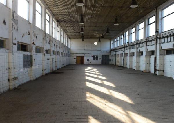 Priemyselné haly, Nové Mesto nad Váhom