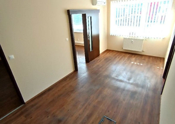 Administratívne priestory, Trenčín