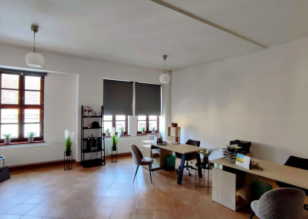 Na prenájom - Obchodný/kancelársky priestor, ul.Štefánikova, Trnava 