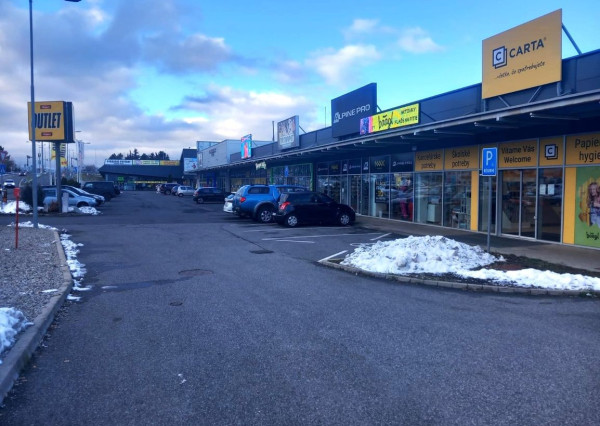 Obchodný priestor 317m2 v nákupnom centre v lokalite Kamenné Pole, Liptovský Mikuláš