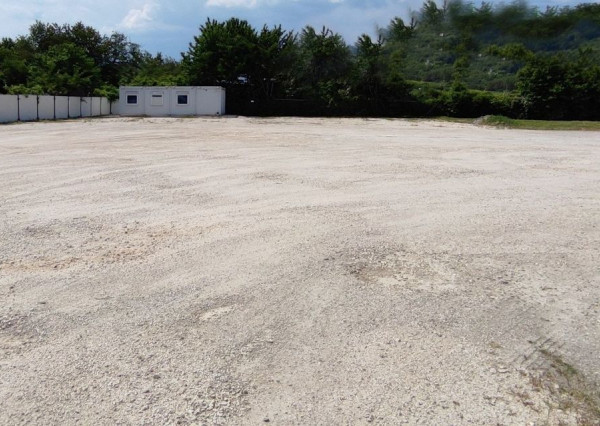 Spevnené betónové plochy na prenájom - Melčice Lieskové