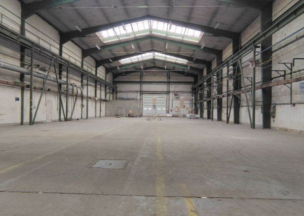 Priemyselná hala, Dubnica nad Váhom