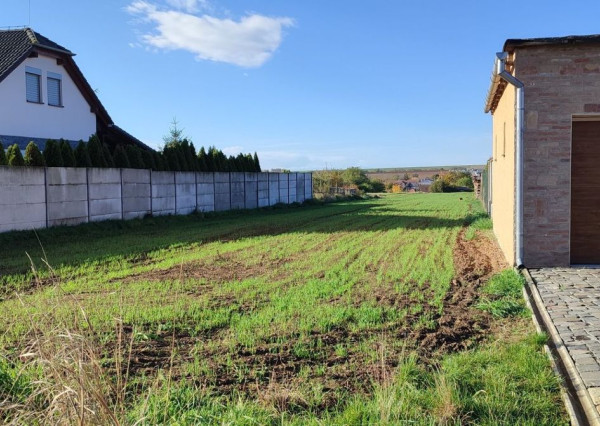 EXKLUZÍVNE – stavebný pozemok 700m2, Zvončín TOP