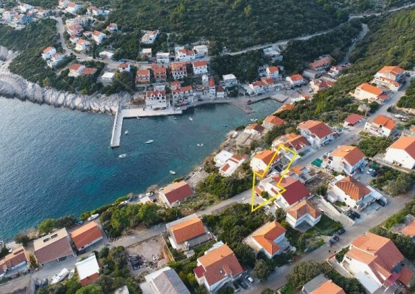 Exkluzívny pozemok s výhľadom na more a projektom v cene – Zavalatica, Korčula