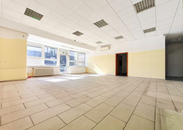 OBCHODNÝ PRIESTOR NA PRENÁJOM, Trenčianska ulica