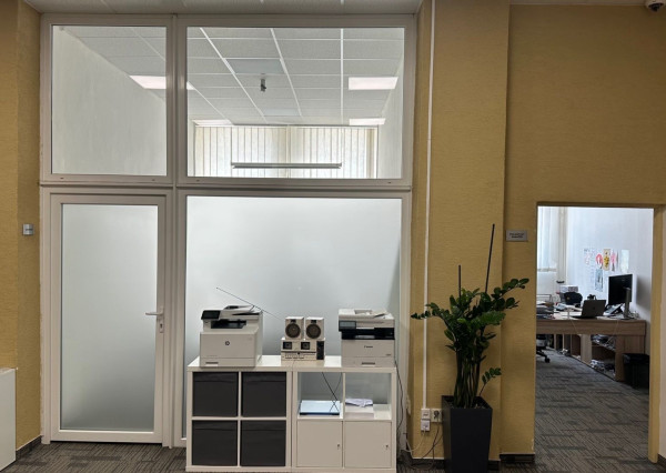 Priestor 168m2 na vyvýšenom prízemí v blízkosti Klientskeho centra, Bratislava II