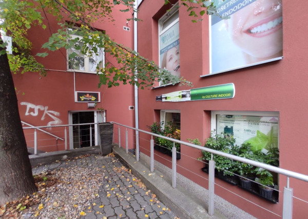 Obchodný priestor s výkladmi na PREDAJ, Záhradnícka – RUŽINOV, BA2