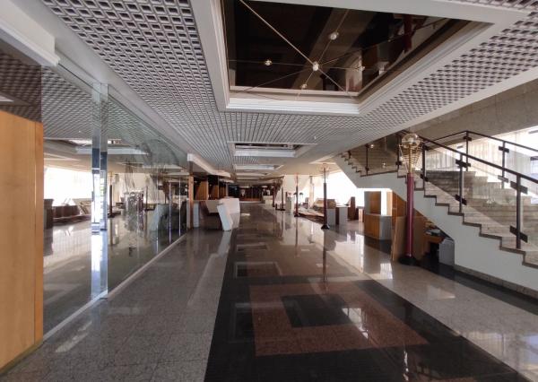 Kongresová sála, lobby, kuchyňa, jedáleň a príslušenstvo, ex Holiday Inn, 3.000m2