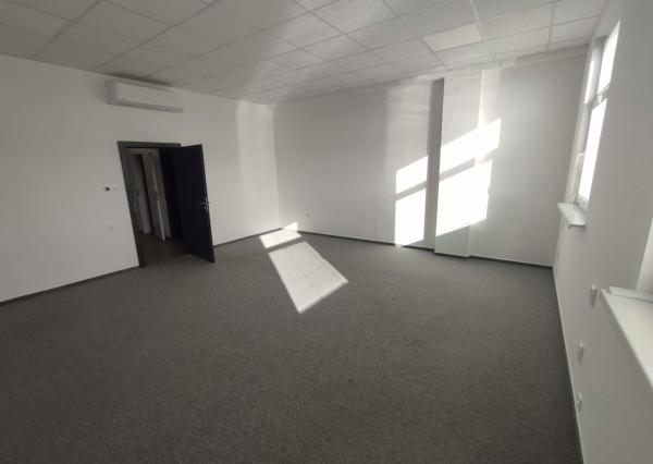 Skladové a kancelárske priestory na Vajnorskej ulici na prenájom, Bratislava III TOP