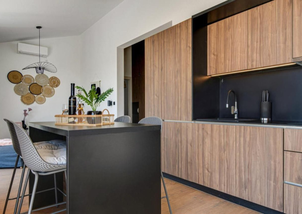 ISTRIA, SVETI LOVREČ – Plne vybavený nový prízemný dom s bazénom