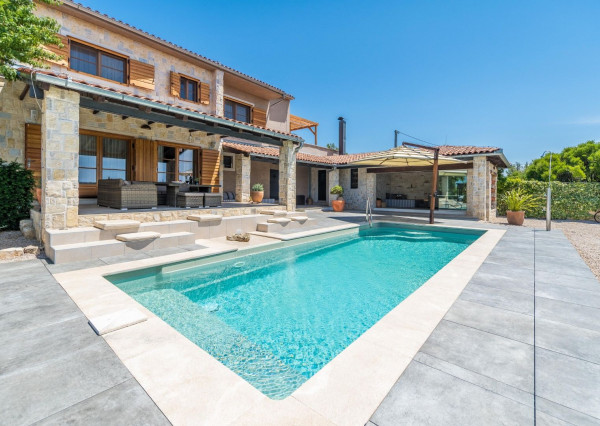 Dom s bazénom a záhradou, Martinska – Šibenik