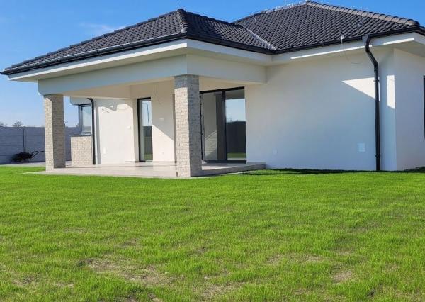 Nadštandardná novostavba 4 izbový bungalov hneď k nasťahovaniu