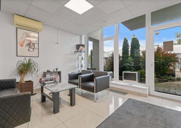 Administratívne priestory + 6x parking na prenájom, 154,40m2, Žabí Majer - Bratislava III