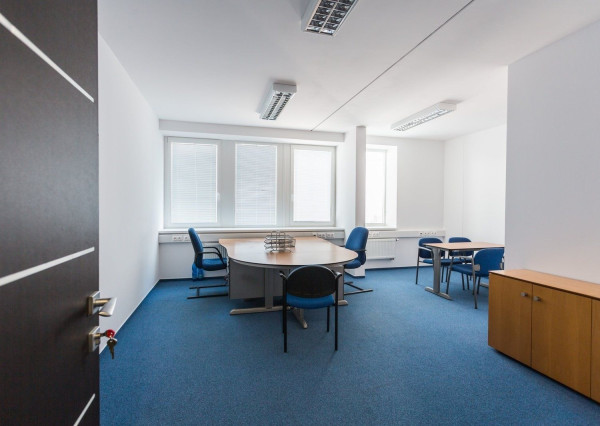 Kancelárske priestory v blízkosti diaľničného obchvatu, letiska a OC AVION TOP