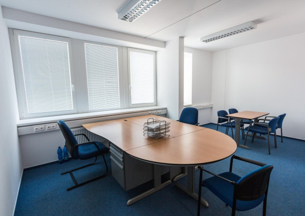 Kancelárske priestory v blízkosti diaľničného obchvatu, letiska a OC AVION TOP