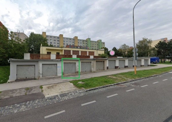 Garáž, Dúbravčická ulica