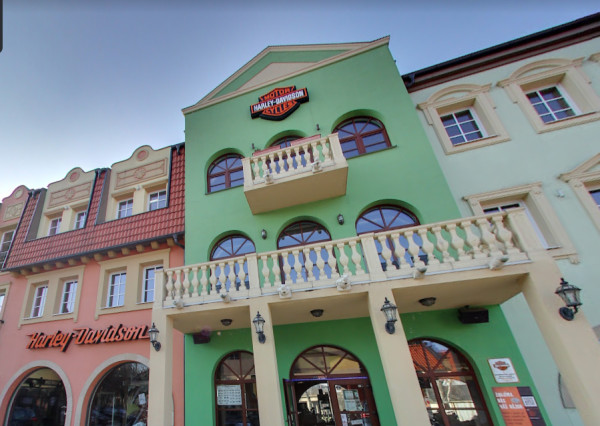 Priestory na Rebarborovej ulici v budove Harley Davidson na prenájom, BAII