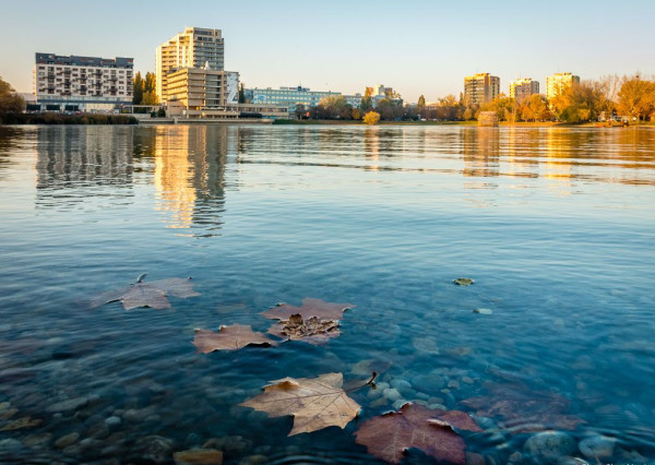 Reprezentatívne kancelárie s výhľadom na jazero, 245 m2