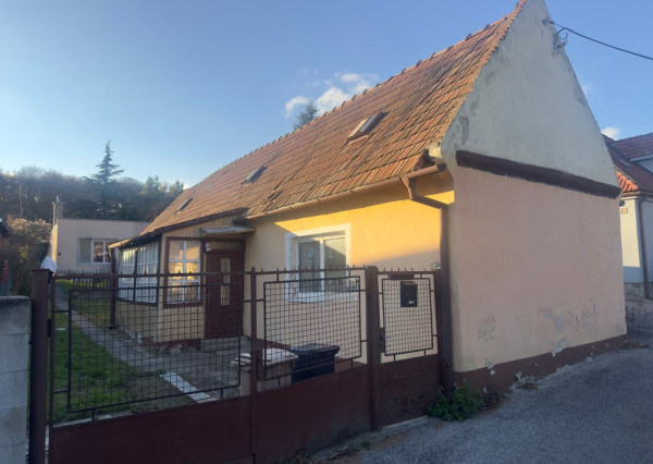  Rodinný dom na predaj v srdci Devína, nachádza sa na ulici Kozičová v Bratislave IV TOP