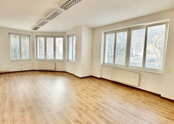 Administratívne priestory na prenájom, 60 m2, Trenčín –  pri OC MAX