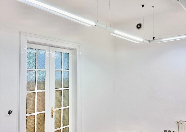 Na prenájom zrekonštruované administratívne priestory o výmere 20 m2 v Centre Trenčína