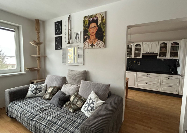 Priestranný 2 izbový byt s možnosťou prerobenia na 3 izbový – Most pri Bratislave