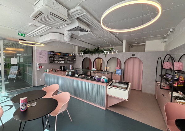 Obchodný/gastro priestor na prenájom, Obchodná/Hurbanovo Námestie, Bratislava-Staré Mesto