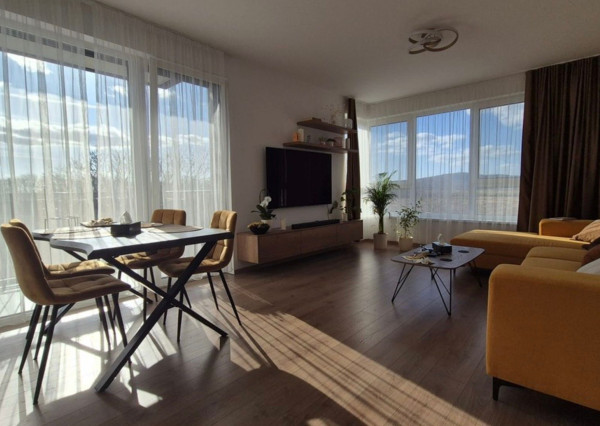 Na predaj výnimočný, kompletne zariadený 4-izbový byt - Bratislava V TOP