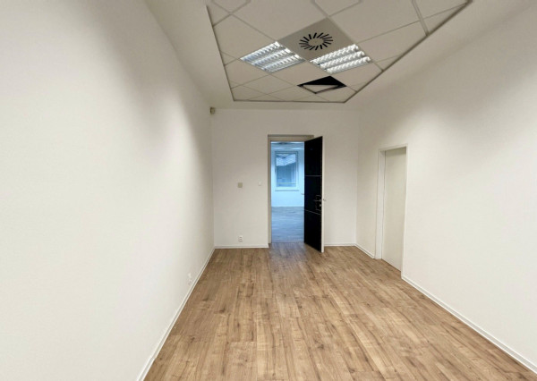 Na prenájom priestranné kancelárske priestory - Bratislava I