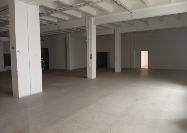 Vykurované skladové priestory na prenájom 447 m2, Trenčín, Za mostami