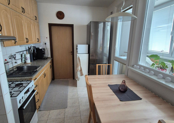 Na predaj 3-izbový byt v centre Stupavy