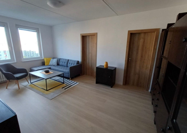 Na prenájom pekný, slnečný 3-izbový byt na Račianskom mýte TOP