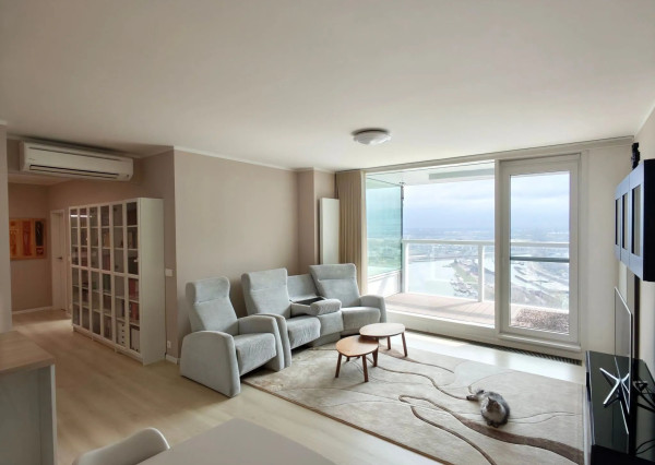 Exkluzívny 3-izbový byt v Panorama City s výhľadom na Dunaj (30. poschodie)