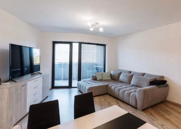 Na prenájom priestranný a kompletne zariadený 2-izbový byt, Bratislava III TOP