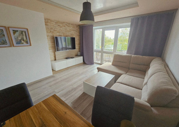 Na prenájom slnečný 2-izbový byt s rozlohou 57 m2 