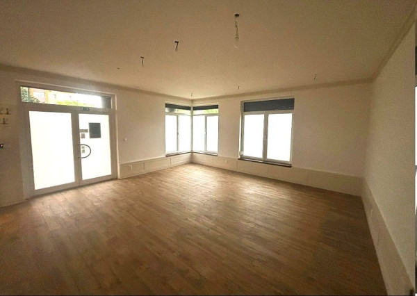 Na prenájom nebytový priestor vhodný na široké spektrum využitia, Bratislava V TOP