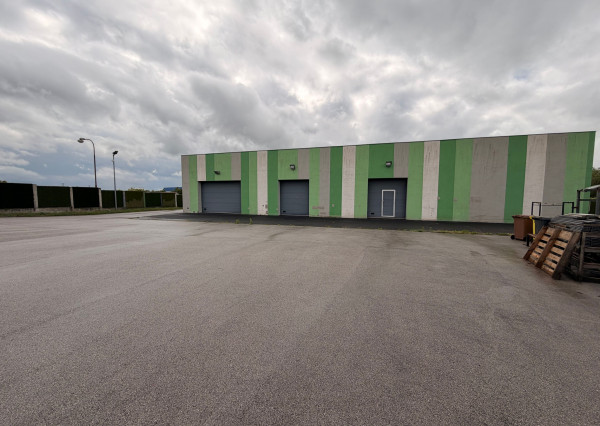 Na predaj nadštandardné administratívno-skladové priestory vo Svätom Jure vrátane pozemku 2086 m2