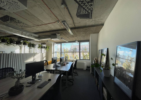 Exkluzívne administratívne priestory 169m2 + 3x PARKING, Mickiewiczova-Staré Mesto