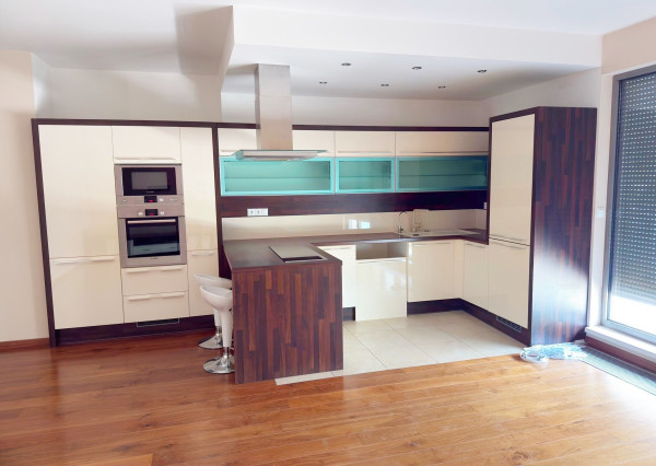 Na predaj priestranný 4 izbový byt 124,93 m² v uzavretom zelenom areáli s ihriskom – Bratislava IV TOP